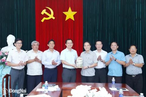 Báo và Phát thanh, Truyền hình Đồng Nai làm việc với UBND phường Long Thành về công tác tổ chức Giải bóng đá nhi đồng lần thứ 21