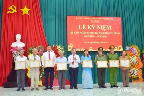 Xã Tà Lài kỷ niệm 136 năm Ngày sinh Chủ tịch Hồ Chí Minh