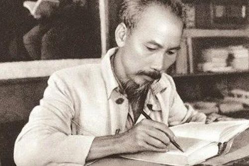 Theo dấu chân Người