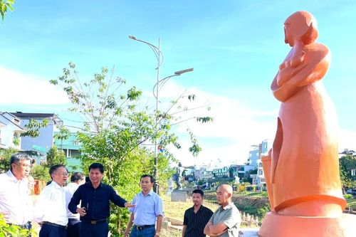 Khánh thành cụm tác phẩm điêu khắc 'Đất và người Gia Lai' giai đoạn II