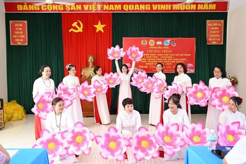Ủy ban MTTQ Việt Nam phường Nha Trang tổ chức chương trình 'Tháng Năm nhớ Bác'