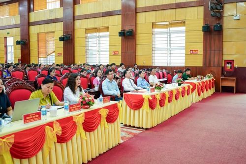 Xã Na Sầm tổ chức sinh hoạt chính trị kỷ niệm 136 năm Ngày sinh Chủ tịch Hồ Chí Minh