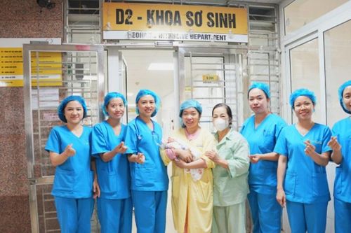 Kỳ tích cứu sống bé sinh cực non 24 tuần, nặng 600 gram