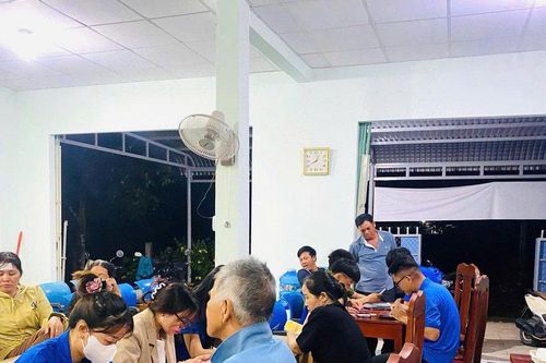 Màu áo xanh đồng hành cùng chuyển đổi số