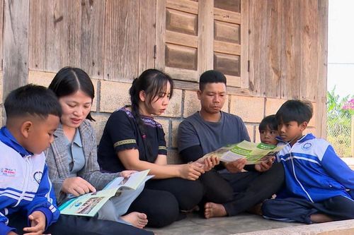 Đảng viên K'My làm theo lời Bác