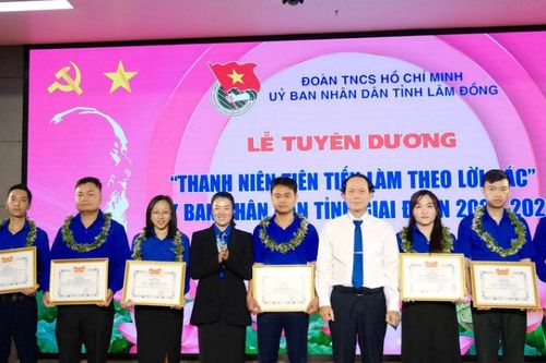 Đoàn Thanh niên UBND tỉnh Lâm Đồng tuyên dương 33 thanh niên tiên tiến làm theo lời Bác giai đoạn 2025 - 2026
