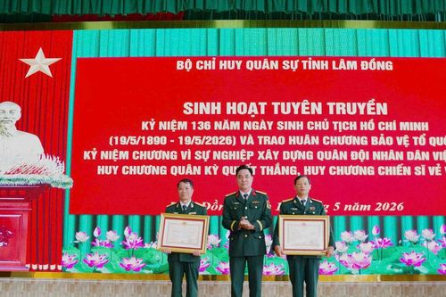Trao huân, huy chương cho 159 cán bộ, quân nhân Lâm Đồng
