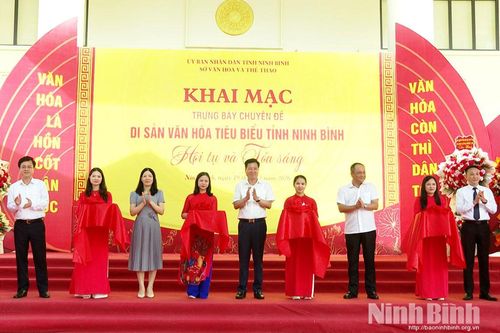 Trưng bày chuyên đề 'Di sản văn hóa tiêu biểu tỉnh Ninh Bình - Hội tụ và tỏa sáng'