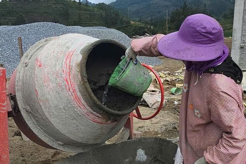 Lào Cai: Chắt chiu từng giọt nước, tăng tốc xây trường nơi biên giới