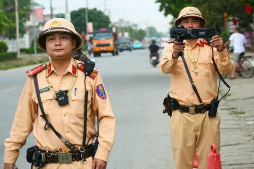 Thiết bị giúp CSGT kiểm soát xe chạy quá tốc độ, ngăn tai nạn trên đường Hồ Chí Minh