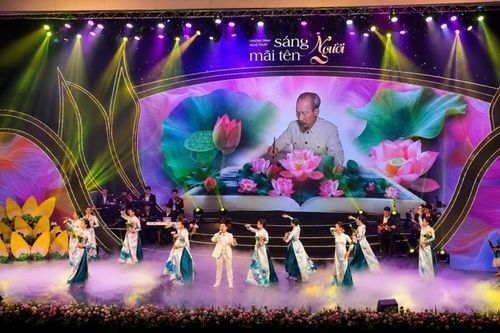 Chương trình nghệ thuật 'Sáng mãi tên Người': Lan tỏa tư tưởng, đạo đức, phong cách Hồ Chí Minh