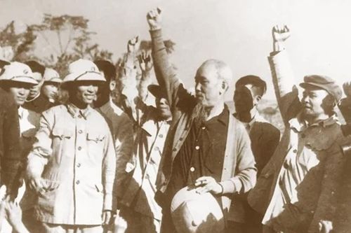 Kỷ niệm 136 năm Ngày sinh của Chủ tịch Hồ Chí Minh (19/5/1890 - 19/5/2026): Bác Hồ với quê hương Thanh Hóa