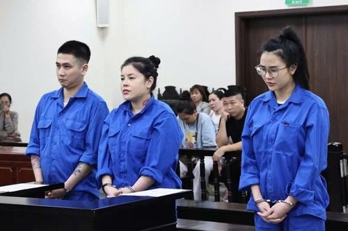 Lừa 'chạy án', ba bị cáo lĩnh hơn 41 năm tù
