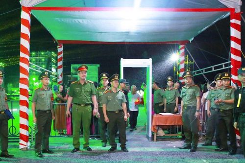 Công an Nghệ An đảm bảo ANTT trong dịp Lễ hội Làng Sen