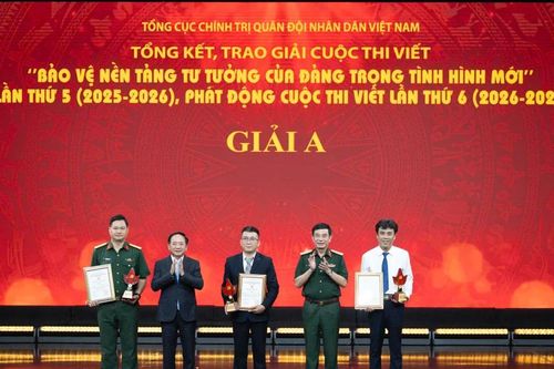 Trao giải Cuộc thi viết 'Bảo vệ nền tảng tư tưởng của Đảng trong tình hình mới' lần 5