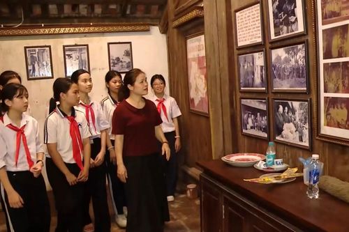 Tháng Năm nhớ Bác tại di tích Chùa Một Mái