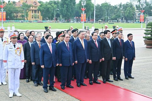 Đời đời nhớ ơn Chủ tịch Hồ Chí Minh vĩ đại