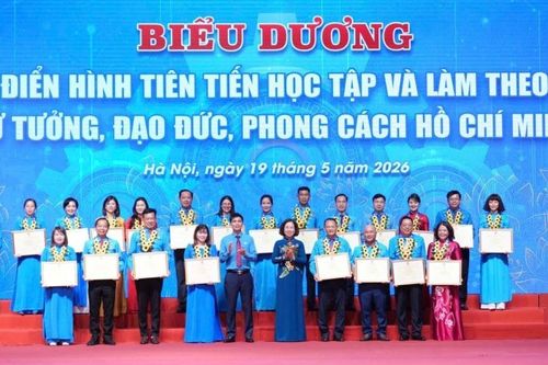 Biểu dương 131 điển hình tiên tiến học tập và làm theo Bác