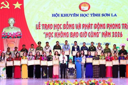 Hội Khuyến học tỉnh Sơn La trao tặng 189 cá nhân tiêu biểu học bổng 'Học không bao giờ cùng' năm 2026
