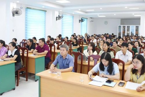 112 viên chức y tế được tập huấn quản lý tiêm chủng mở rộng