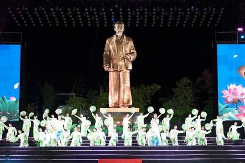 Khai mạc Lễ hội Làng Sen năm 2026
