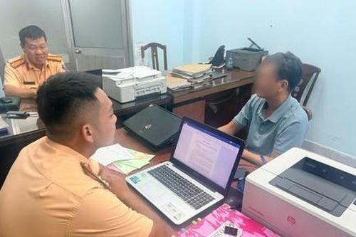 Đội CSGT Cát Lái mời tài xế xe tải chạy ngược chiều đến làm việc