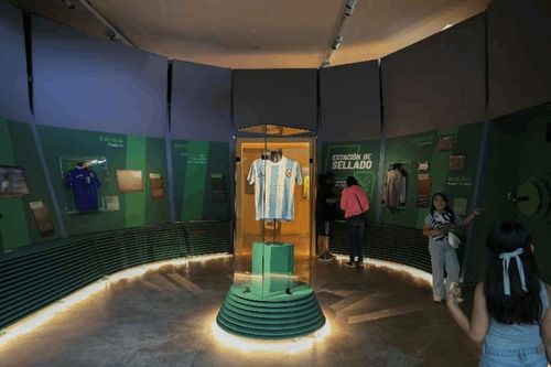 Mexico City 'đón' World Cup 2026 bằng triển lãm bóng đá và nghệ thuật đô thị