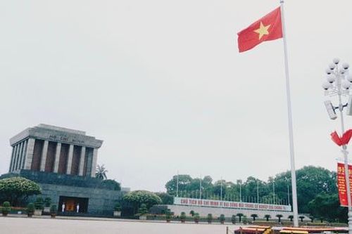 Cận cảnh lễ thượng cờ tại Lăng Bác những ngày tháng 5 lịch sử