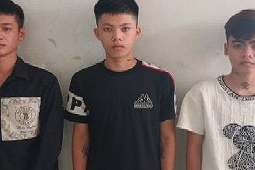 Truy bắt nhóm thanh thiếu niên ép xe, xịt hơi cay cướp xe máy của nam sinh 17 tuổi