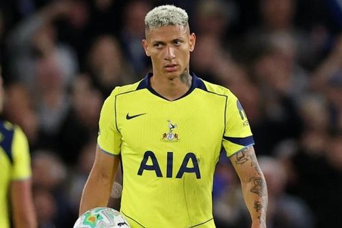 Cuộc đua trụ hạng Premier League nghẹt thở đến vòng cuối