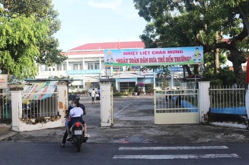 27 học sinh tiểu học ở Sa Đéc nhập viện sau bữa ăn bán trú