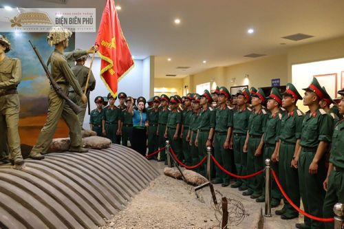 Khơi dậy lòng tự hào về Chiến thắng Điện Biên Phủ đến chiến sĩ trẻ