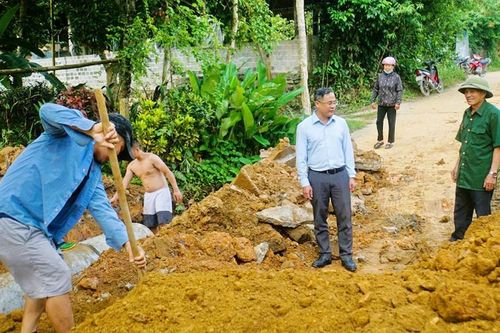 Tuyên Quang: Người dân Đồng Yên hiến đất mở đường giao thông