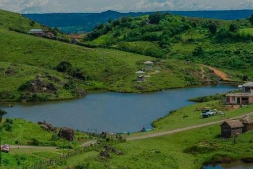 Ngôi làng kỳ lạ nhất hành tinh: Nơi mưa gần như không dứt