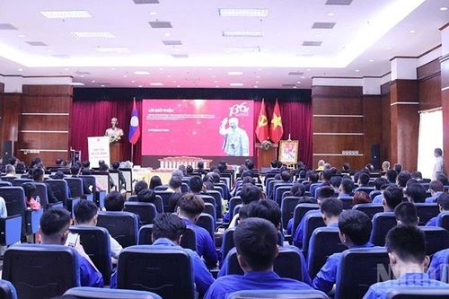 Trang trọng kỷ niệm 136 năm Ngày sinh Chủ tịch Hồ Chí Minh tại Lào