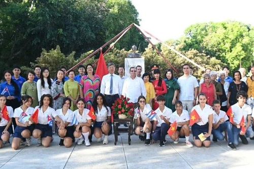 Kỷ niệm 136 năm Ngày sinh Chủ tịch Hồ Chí Minh tại Cuba