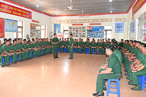 Những cách làm sáng tạo, hiệu quả nâng cao chất lượng giáo dục chính trị, tư tưởng ở Sư đoàn 2 - Bài 1: Học tập chính trị không còn 'khô' và 'khó'