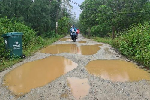 Mòn mỏi chờ... đường!