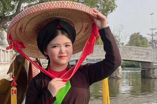 Hành trình của nữ sinh 18 tuổi dành hơn 13 năm cho dân ca quan họ