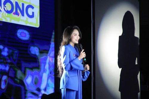 'Cứ làm đi, biết đâu được thì sao': Hành trình trưởng thành của nữ sinh theo đuổi nghề dẫn chương trình