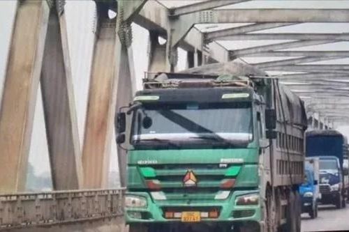 Sử dụng hơn 3.000 tỷ đồng ngân sách để nâng tĩnh không 6 cây cầu