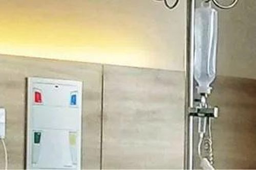 Đồng Tháp: 25 học sinh và 2 người nhà giáo viên nhập viện nghi do ngộ độc