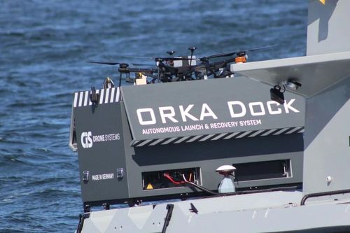 Đức ra mắt hệ thống cảng hàng không tự động cho UAV trên tàu chiến