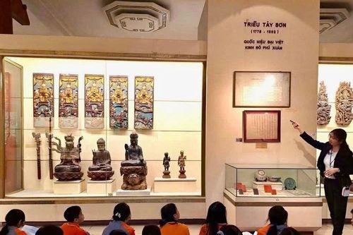 Giám tuyển bảo tàng: Từ 'hậu trường' đến người kể chuyện di sản