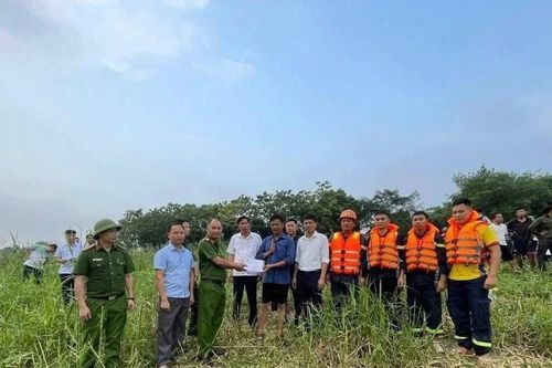 Sự tử tế của người đàn ông lao xuống sông tìm 5 học sinh đuối nước tại Phú Thọ