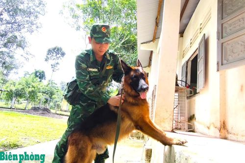 Khám phá vũ khí phá án đặc biệt nơi biên giới