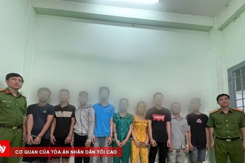 Bắt nhóm đối tượng chuyên cướp điện thoại của người dân