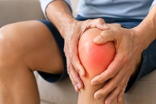 Đau khớp gối có nên đi bộ mỗi ngày?