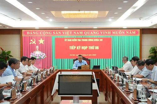 Ủy ban Kiểm tra Trung ương kỷ luật nhiều quan chức