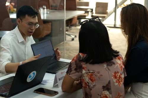 Cuộc săn tìm tri thức ẩn trong bài toán kế nhiệm